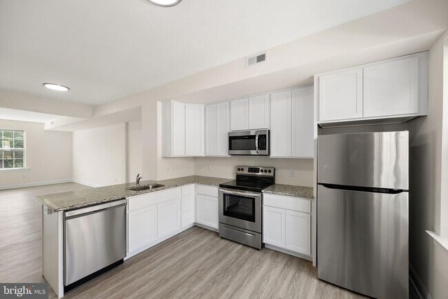 Building Photo - 601 Pony Ln