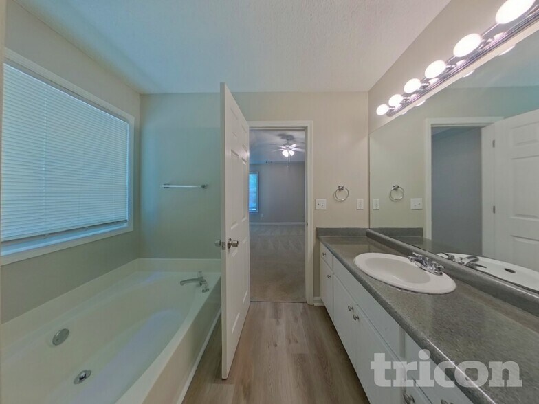 Building Photo - 3560 TraddSprings Way