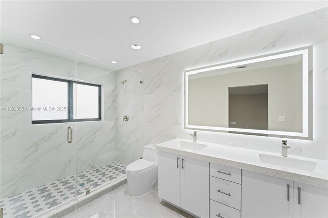 Building Photo - 9940 SW 155th Ave