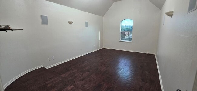 Building Photo - 1001 Llano Trce
