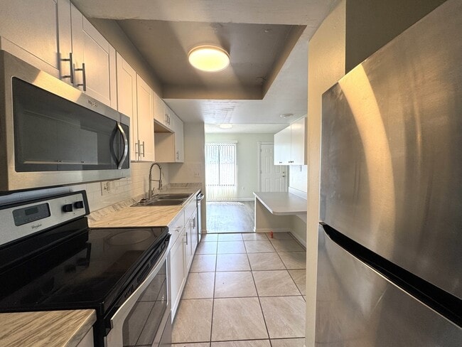 Building Photo - 5845 La Costa Dr