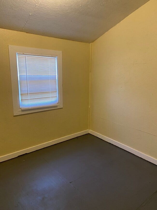 Building Photo - **UPCOMING**3 Bedroom / 1 Bathroom Home for Rent off 2nd Avenue in Columbus, GA***