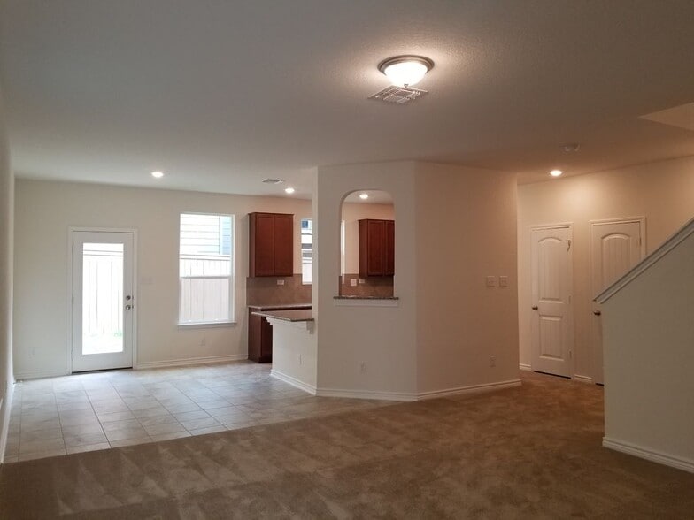 Building Photo - 5911 Eckhert Rd