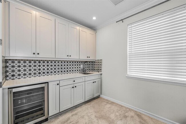 Building Photo - 13760 Stevenson Ln