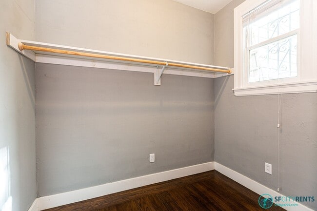 Building Photo - Lower Haight: Renovated Studio or Jr 1 Bed w/ Dishwasher & Shared Yard