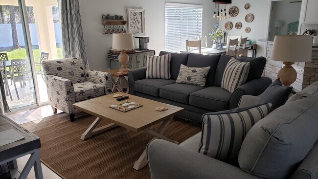 Building Photo - 99 Rickenbacker Dr