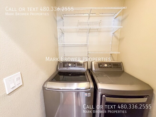 Building Photo - 1230 E Almeria Rd