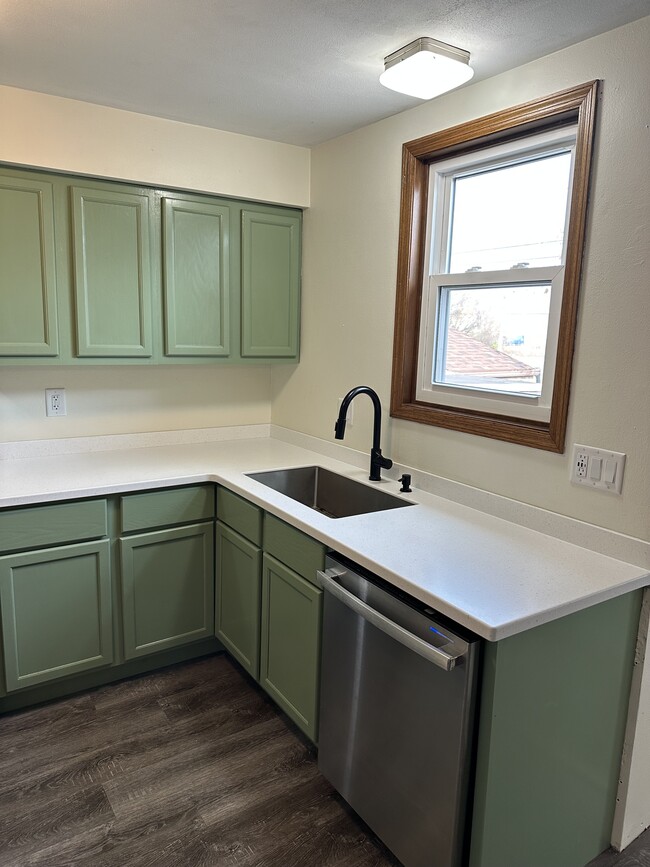 Building Photo - 1607 Buchanan St