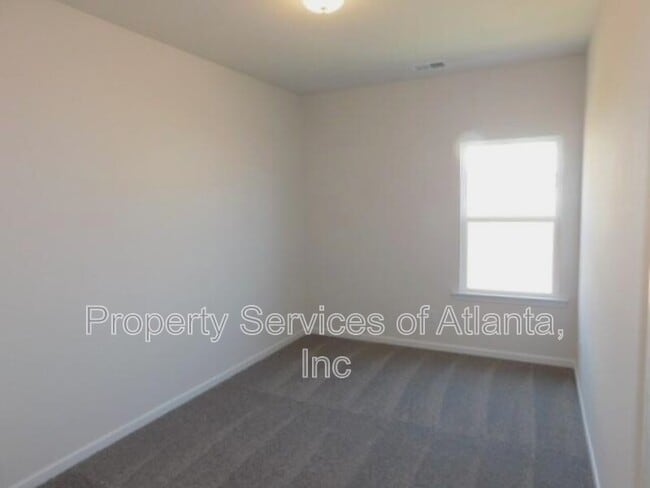 Building Photo - 246 Dupont Dr