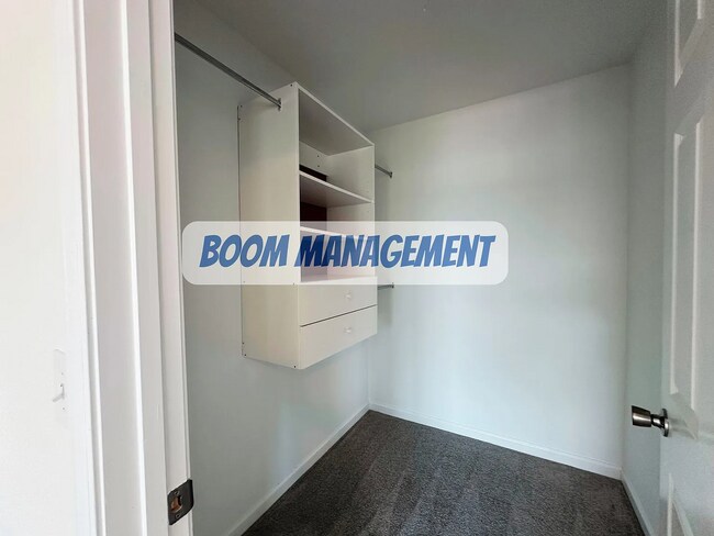 Building Photo - 331 Gilman Ln