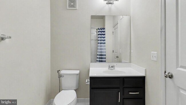 Building Photo - 43031 Foxtrail Woods Terrace