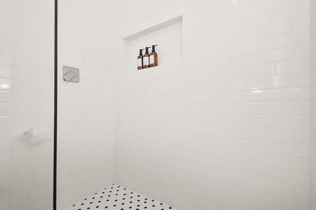 Building Photo - 3508 Omega St