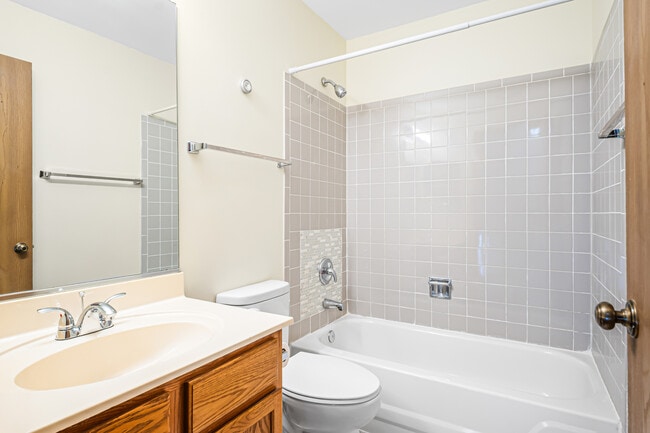 Building Photo - 22315 W Niagara Ct