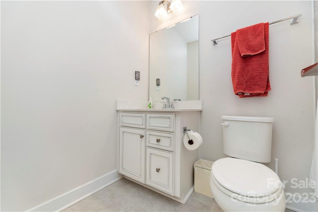 Building Photo - 436 W Tremont Ave