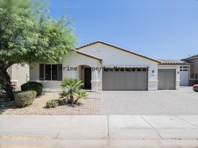 Building Photo - 7914 W Pueblo Ave