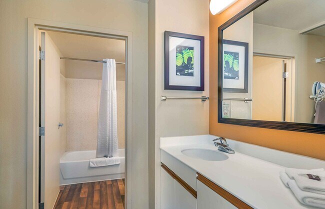 Building Photo - Furnished Studio-Chicago - Lombard - Oak Brook