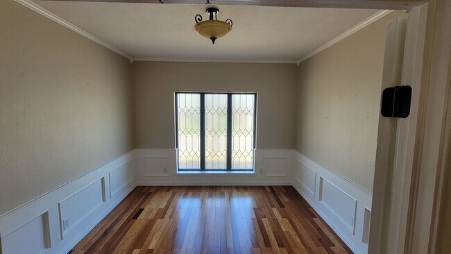 Building Photo - Coming Soon!!  3/2/2 - Fireplace - Private Yard with great back views