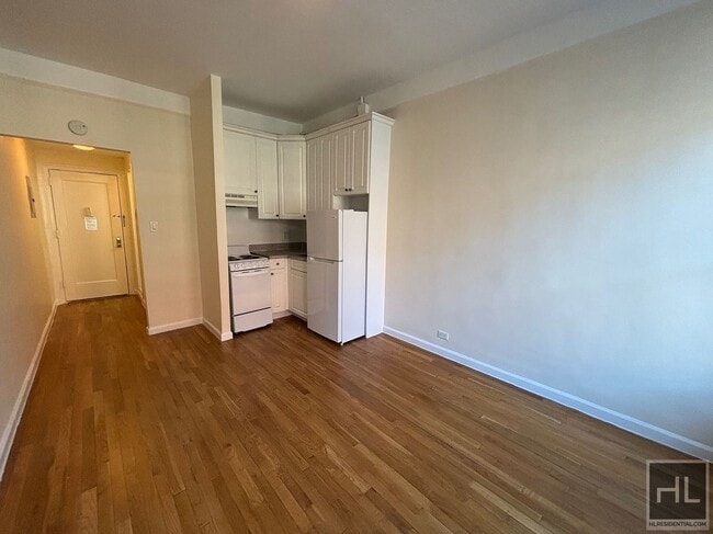 Building Photo - 53 W 72nd St