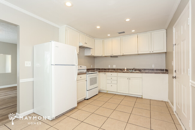 Building Photo - Cozy 2 Bedroom Home Near Downtown Jacksonv...