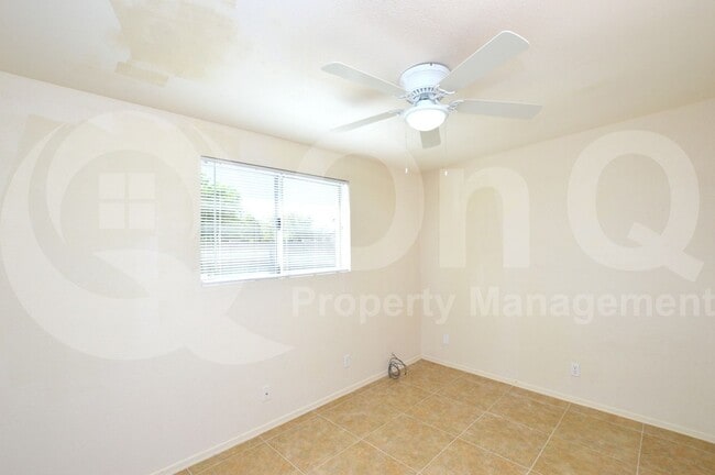 Building Photo - 26 E Ivy St