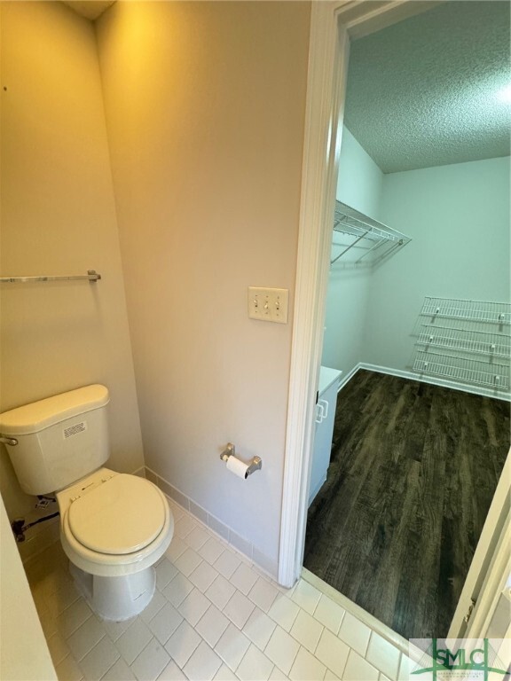 Building Photo - 144 Village Lake Dr