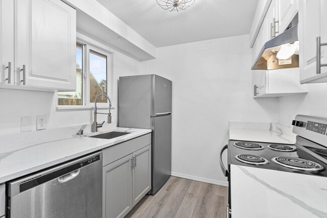 Building Photo - 2425 Spruce St