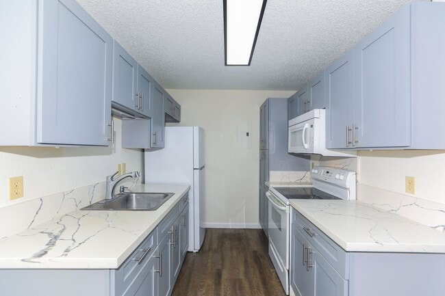 Building Photo - WAIPIO GENTRY: 2-BED, 1-BATH, 1-PARKING NOW AVAILABLE !