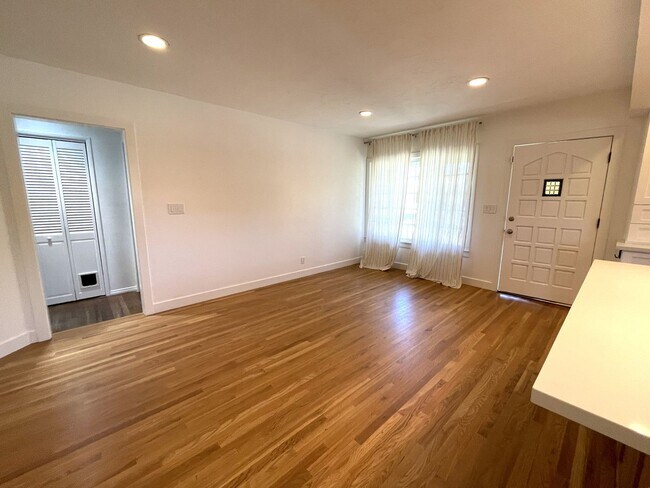 Building Photo - 2618 Spreckels Ln
