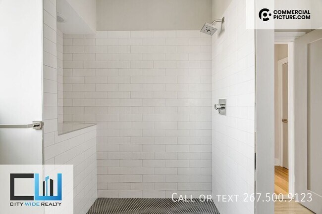 Building Photo - 3202 Capri Dr