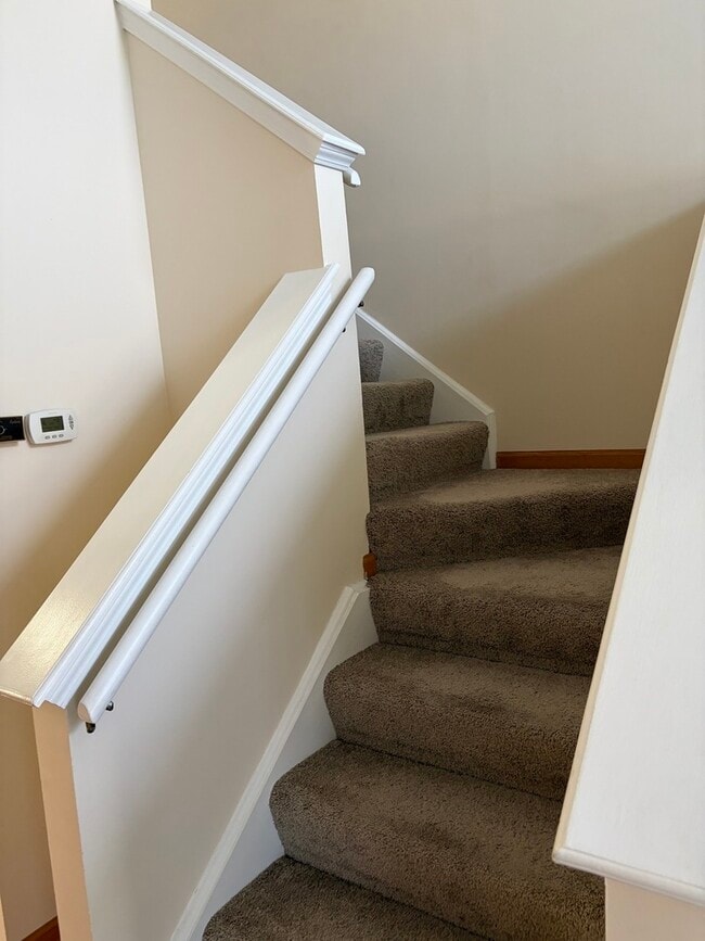 Building Photo - 113 N Barton Trail