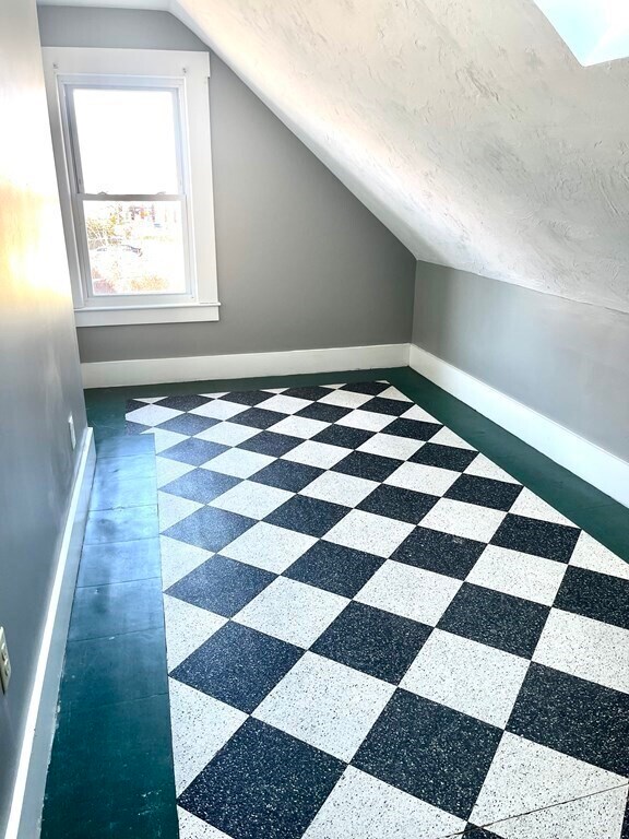 Building Photo - 546 N Front St