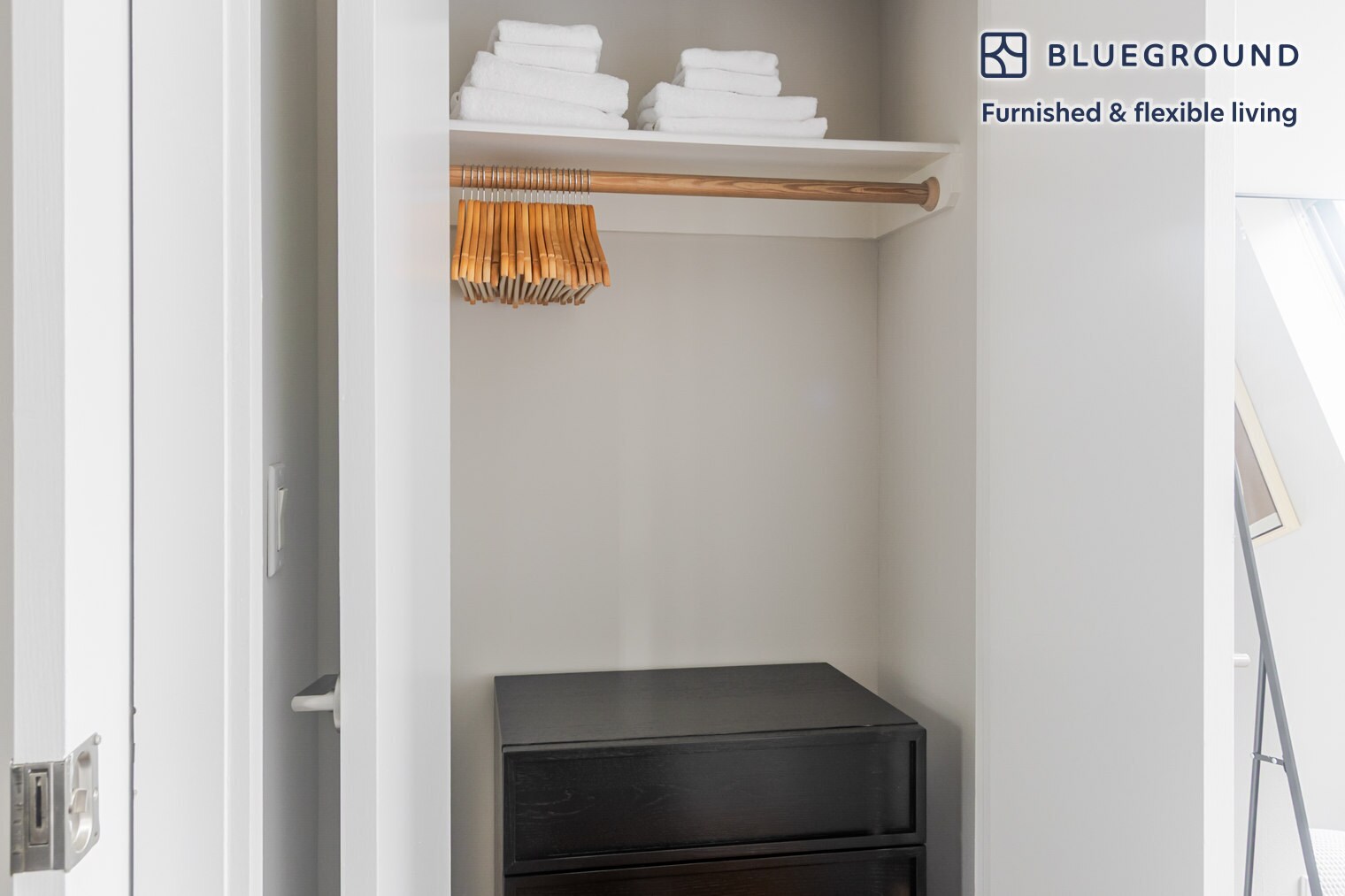 Building Photo - 515 W 47th St