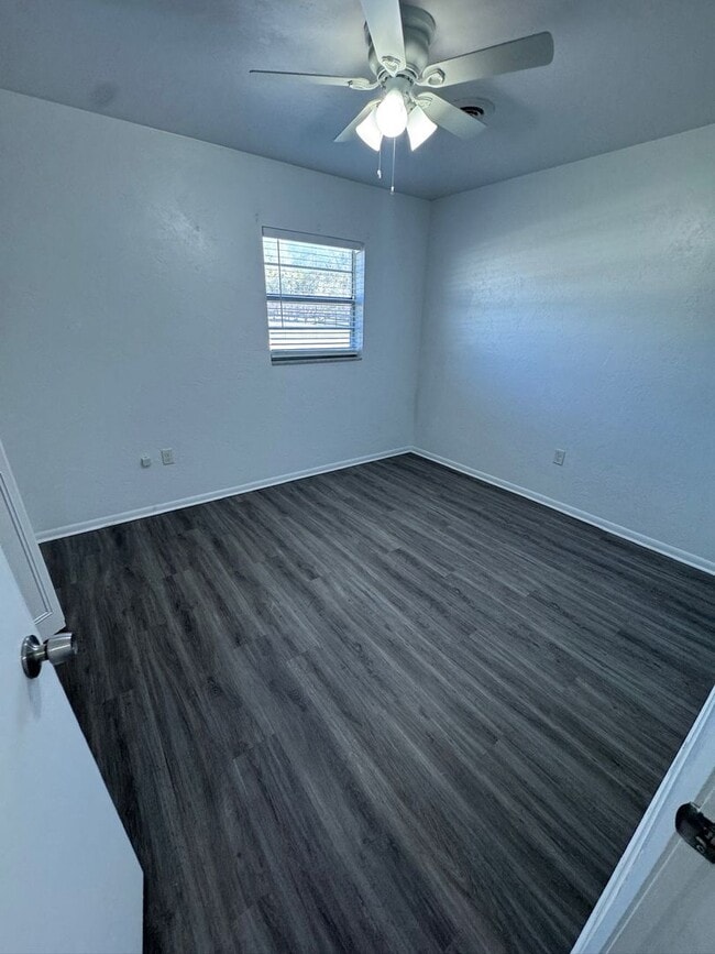 Building Photo - 1711 NE 70th St