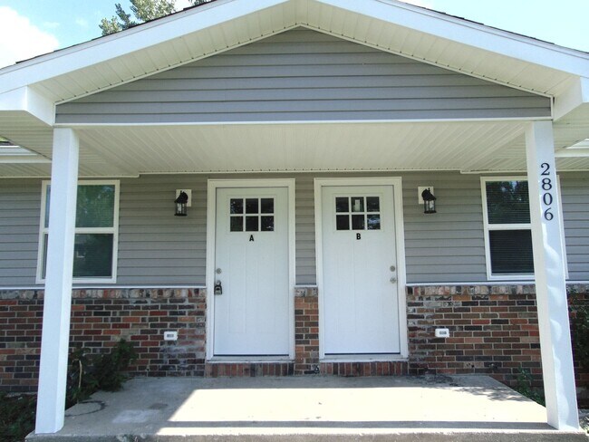 Building Photo - Newly Remodeled 4 Bed 2 Bath Duplex!