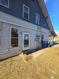 Building Photo - 105 W South St