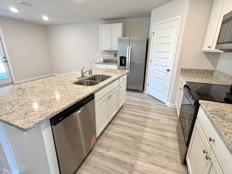 Building Photo - 293 Cades Ct