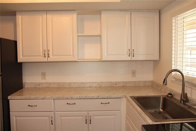 Building Photo - 4204 Heron Way
