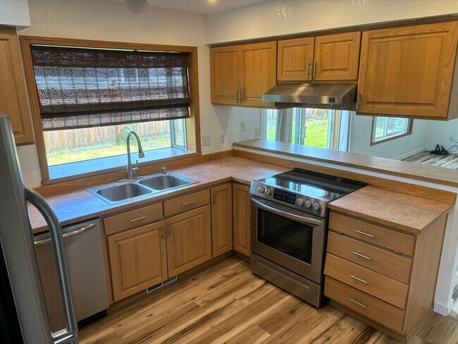 Building Photo - Beautiful 3 Bedroom Lacey House for Rent!