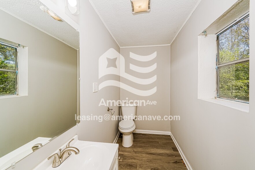 Building Photo - 2821 Snavely Ave SW