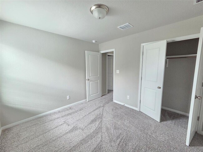 Building Photo - 1604 Homestead Farms Dr