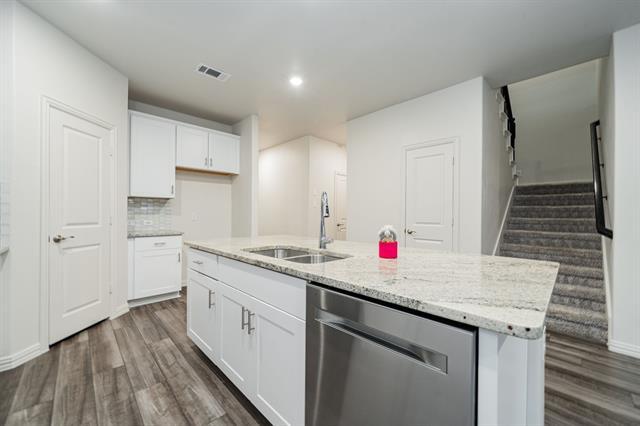 Building Photo - 5275 Amistad Dr