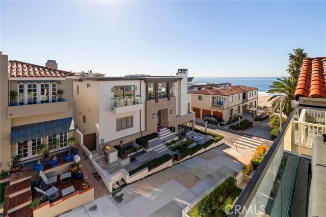 Building Photo - 121 25th St