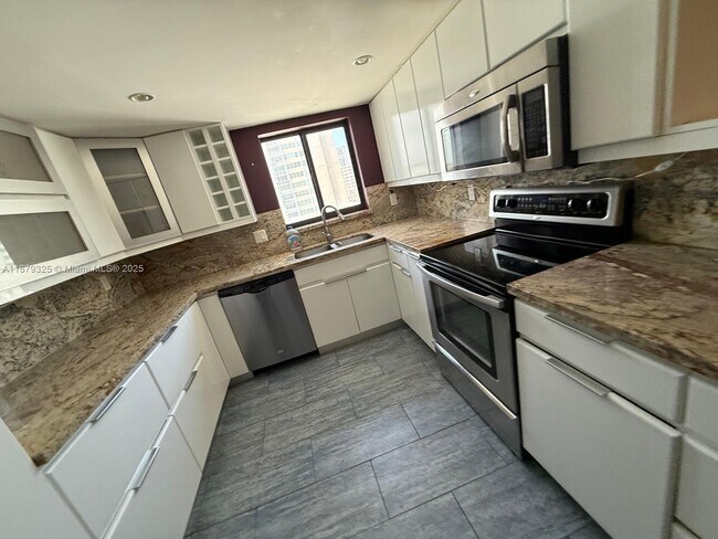 Building Photo - 1500 S Ocean Dr