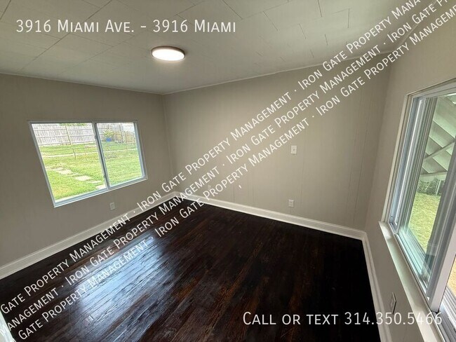 Building Photo - 3916 Miami St