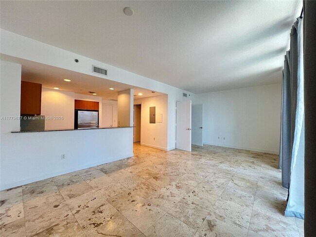 Building Photo - 1050 Brickell Ave