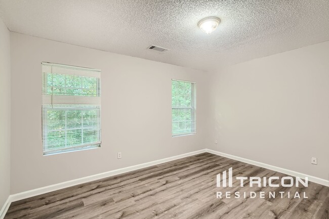 Building Photo - 210 Signet Ct