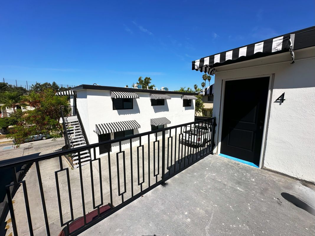 Building Photo - 730 Via Altamira