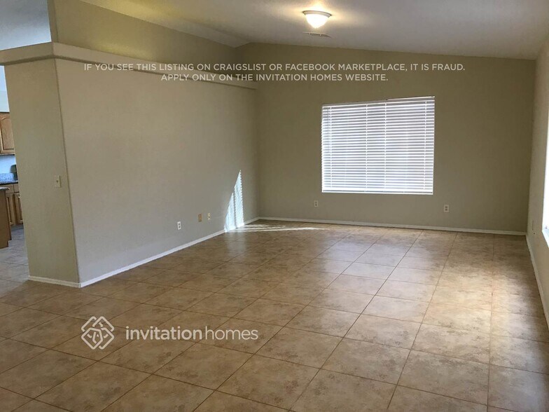 Building Photo - 2110 W Roundup St