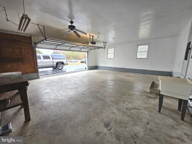 Building Photo - 873 Skeeter Neck Rd