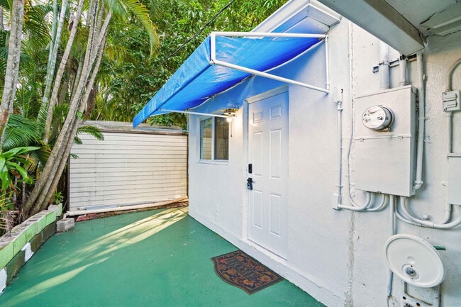 Building Photo - 1416 SW 27th St